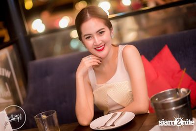 Friday Night at Wine, Beer & Bistro Bar BottomsUp Thonglor — photo 109