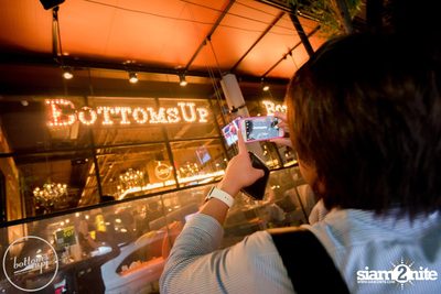 Friday Night at Wine, Beer & Bistro Bar BottomsUp Thonglor — photo 128