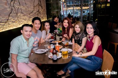 Friday Night at Wine, Beer & Bistro Bar BottomsUp Thonglor — photo 133