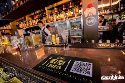 Friday Night at Wine, Beer & Bistro Bar BottomsUp Thonglor — photo 134