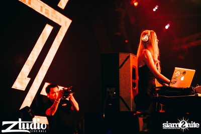 Grey Goose นำเสนอ TGIF : Tom Swoon ที่ สตูดิโอ ไลฟ์ ฮอลล์ — photo 13