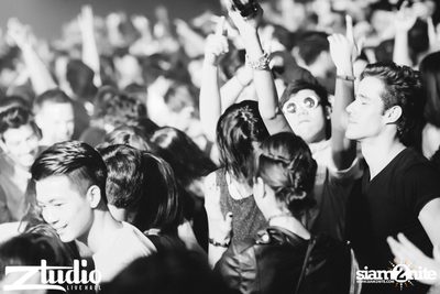 Grey Goose นำเสนอ TGIF : Tom Swoon ที่ สตูดิโอ ไลฟ์ ฮอลล์ — photo 16