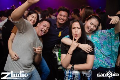 Grey Goose นำเสนอ TGIF : Tom Swoon ที่ สตูดิโอ ไลฟ์ ฮอลล์ — photo 22