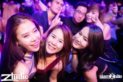 Grey Goose นำเสนอ TGIF : Tom Swoon ที่ สตูดิโอ ไลฟ์ ฮอลล์ — photo 33