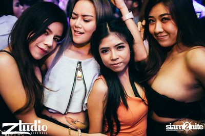 Grey Goose นำเสนอ TGIF : Tom Swoon ที่ สตูดิโอ ไลฟ์ ฮอลล์ — photo 43