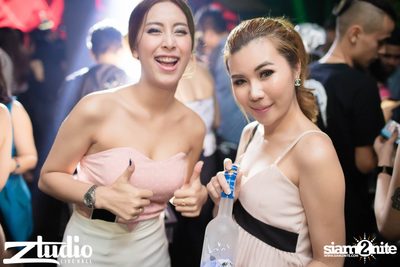 Grey Goose นำเสนอ TGIF : Tom Swoon ที่ สตูดิโอ ไลฟ์ ฮอลล์ — photo 49