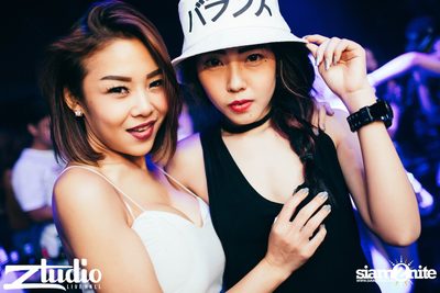 Grey Goose นำเสนอ TGIF : Tom Swoon ที่ สตูดิโอ ไลฟ์ ฮอลล์ — photo 56