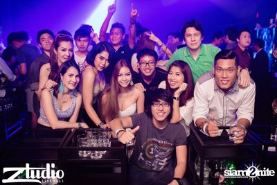 Grey Goose นำเสนอ TGIF : Tom Swoon ที่ สตูดิโอ ไลฟ์ ฮอลล์ — photo 57