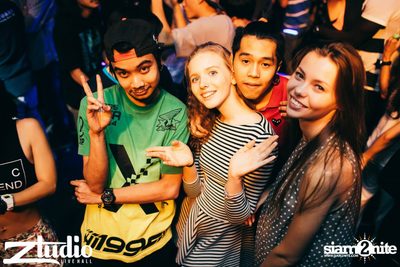 Grey Goose นำเสนอ TGIF : Tom Swoon ที่ สตูดิโอ ไลฟ์ ฮอลล์ — photo 62