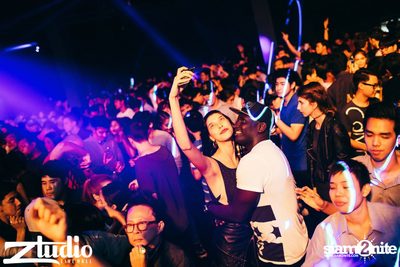 Grey Goose นำเสนอ TGIF : Tom Swoon ที่ สตูดิโอ ไลฟ์ ฮอลล์ — photo 63