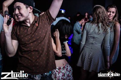 Grey Goose นำเสนอ TGIF : Tom Swoon ที่ สตูดิโอ ไลฟ์ ฮอลล์ — photo 75
