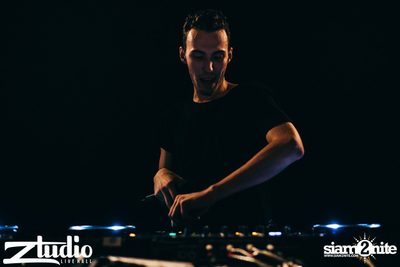 Grey Goose นำเสนอ TGIF : Tom Swoon ที่ สตูดิโอ ไลฟ์ ฮอลล์ — photo 77