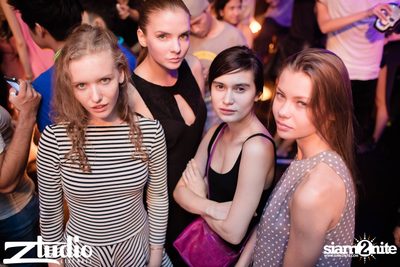 Grey Goose นำเสนอ TGIF : Tom Swoon ที่ สตูดิโอ ไลฟ์ ฮอลล์ — photo 78