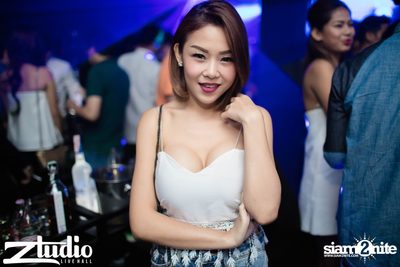 Grey Goose นำเสนอ TGIF : Tom Swoon ที่ สตูดิโอ ไลฟ์ ฮอลล์ — photo 94