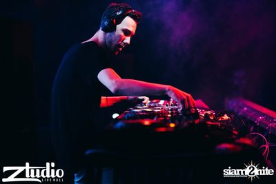 Grey Goose นำเสนอ TGIF : Tom Swoon ที่ สตูดิโอ ไลฟ์ ฮอลล์ — photo 123