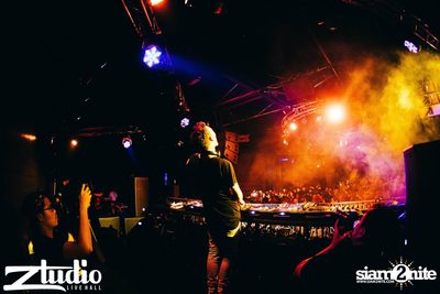 Grey Goose นำเสนอ TGIF : Tom Swoon ที่ สตูดิโอ ไลฟ์ ฮอลล์ — photo 127