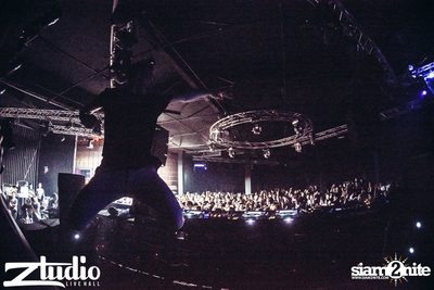 Grey Goose นำเสนอ TGIF : Tom Swoon ที่ สตูดิโอ ไลฟ์ ฮอลล์ — photo 131