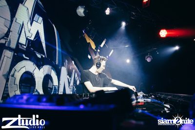Grey Goose นำเสนอ TGIF : Tom Swoon ที่ สตูดิโอ ไลฟ์ ฮอลล์ — photo 134