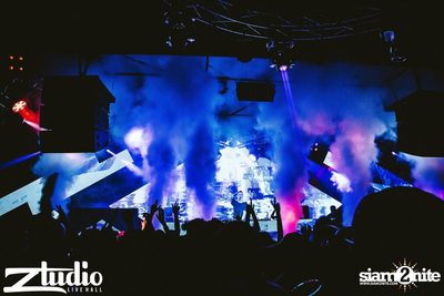 Grey Goose นำเสนอ TGIF : Tom Swoon ที่ สตูดิโอ ไลฟ์ ฮอลล์ — photo 138