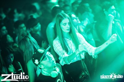 Grey Goose นำเสนอ TGIF : Tom Swoon ที่ สตูดิโอ ไลฟ์ ฮอลล์ — photo 151