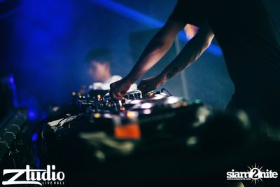 Grey Goose นำเสนอ TGIF : Tom Swoon ที่ สตูดิโอ ไลฟ์ ฮอลล์ — photo 152