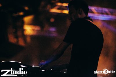 Grey Goose นำเสนอ TGIF : Tom Swoon ที่ สตูดิโอ ไลฟ์ ฮอลล์ — photo 153