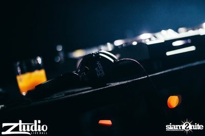 Grey Goose นำเสนอ TGIF : Tom Swoon ที่ สตูดิโอ ไลฟ์ ฮอลล์ — photo 155