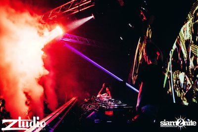 Grey Goose นำเสนอ TGIF : Tom Swoon ที่ สตูดิโอ ไลฟ์ ฮอลล์ — photo 156