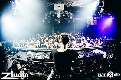 Grey Goose นำเสนอ TGIF : Tom Swoon ที่ สตูดิโอ ไลฟ์ ฮอลล์ — photo 160