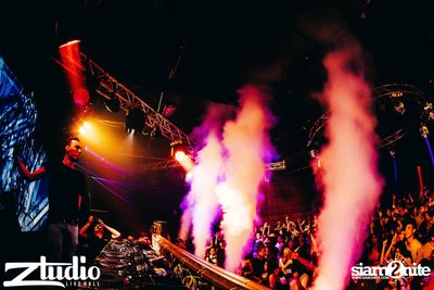 Grey Goose นำเสนอ TGIF : Tom Swoon ที่ สตูดิโอ ไลฟ์ ฮอลล์ — photo 164