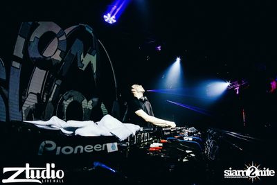 Grey Goose นำเสนอ TGIF : Tom Swoon ที่ สตูดิโอ ไลฟ์ ฮอลล์ — photo 165