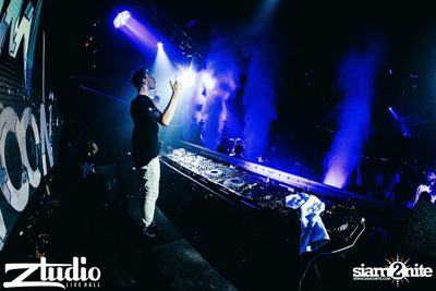 Grey Goose นำเสนอ TGIF : Tom Swoon ที่ สตูดิโอ ไลฟ์ ฮอลล์ — photo 166