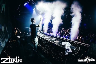Grey Goose นำเสนอ TGIF : Tom Swoon ที่ สตูดิโอ ไลฟ์ ฮอลล์ — photo 167