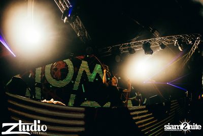 Grey Goose นำเสนอ TGIF : Tom Swoon ที่ สตูดิโอ ไลฟ์ ฮอลล์ — photo 170