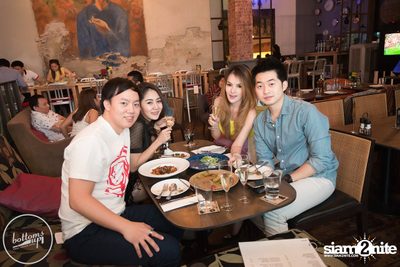 Saturday Night at BottomsUp, Thonglor — photo 6