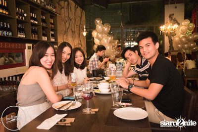 Saturday Night at BottomsUp, Thonglor — photo 8