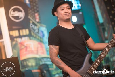 Saturday Night at BottomsUp, Thonglor — photo 43