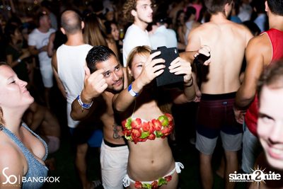 SO POOL PARTY ที่ เดอะ วอเตอร์ คลับ,โซฟิเทล โซ — photo 150