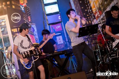 Saturday Night at BottomsUp, Thonglor — photo 20