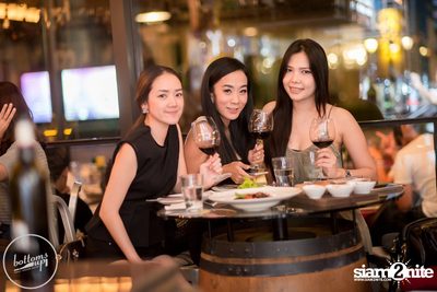 Saturday Night at BottomsUp, Thonglor — photo 24
