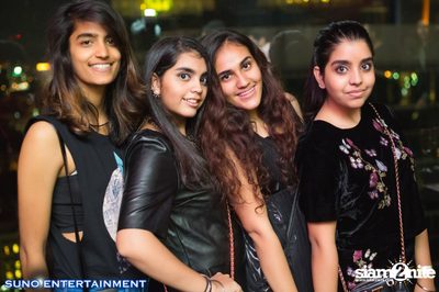 Suno Entertainment นำเสนอ DJ Lloyd Live ที่ มายา รูฟท็อป บาร์ — photo 30