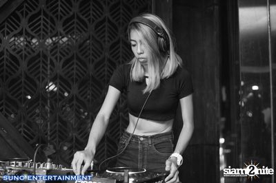 Suno Entertainment นำเสนอ DJ Lloyd Live ที่ มายา รูฟท็อป บาร์ — photo 33