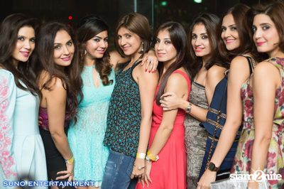 Suno Entertainment นำเสนอ DJ Lloyd Live ที่ มายา รูฟท็อป บาร์ — photo 50