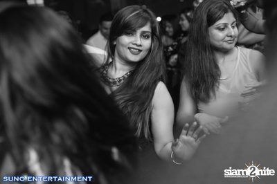 Suno Entertainment นำเสนอ DJ Lloyd Live ที่ มายา รูฟท็อป บาร์ — photo 72