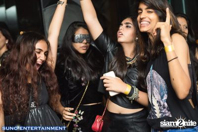 Suno Entertainment นำเสนอ DJ Lloyd Live ที่ มายา รูฟท็อป บาร์ — photo 91
