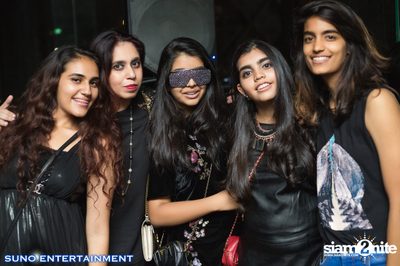 Suno Entertainment นำเสนอ DJ Lloyd Live ที่ มายา รูฟท็อป บาร์ — photo 95