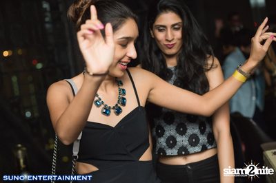 Suno Entertainment นำเสนอ DJ Lloyd Live ที่ มายา รูฟท็อป บาร์ — photo 105