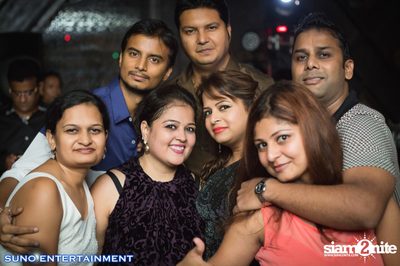 Suno Entertainment นำเสนอ DJ Lloyd Live ที่ มายา รูฟท็อป บาร์ — photo 116