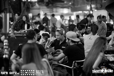 Seenspace Invasion ที่ร้าน Clouds, Fat'R Gut'z และ BREW Beers & Ciders — photo 16