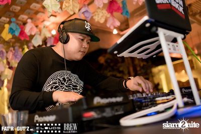 Seenspace Invasion ที่ร้าน Clouds, Fat'R Gut'z และ BREW Beers & Ciders — photo 39